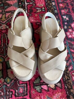 EUC Vagabond Beige Crisscross Slingback Sandals size 37